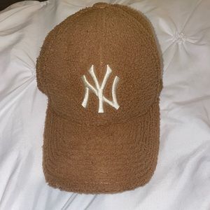 COPY - New era fuzzy cap